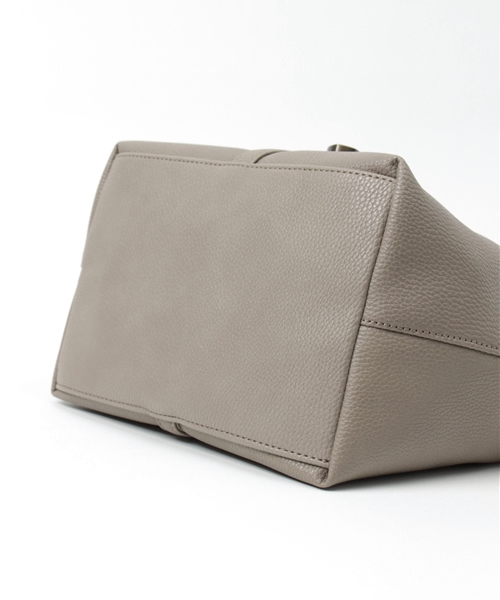 LBC(エルビーシー)の「合皮ショルダー (ショルダーバッグ・レディース・オフホワイト/ブラック/ベージュ・ONE SIZE)」の6枚目の写真