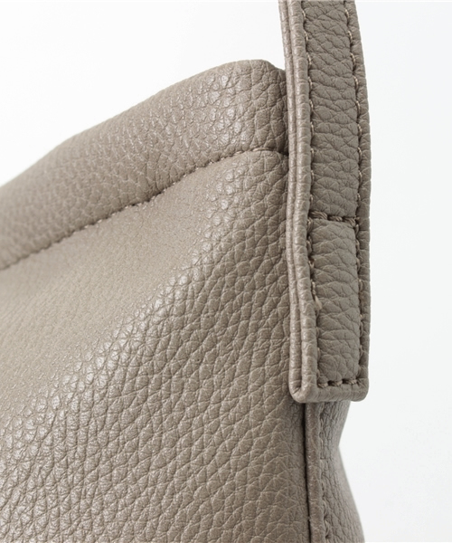 LBC(エルビーシー)の「合皮ショルダー (ショルダーバッグ・レディース・オフホワイト/ブラック/ベージュ・ONE SIZE)」の7枚目の写真