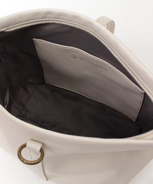 LBC(エルビーシー)の「合皮ショルダー (ショルダーバッグ・レディース・オフホワイト/ブラック/ベージュ・ONE SIZE)」の10枚目の写真