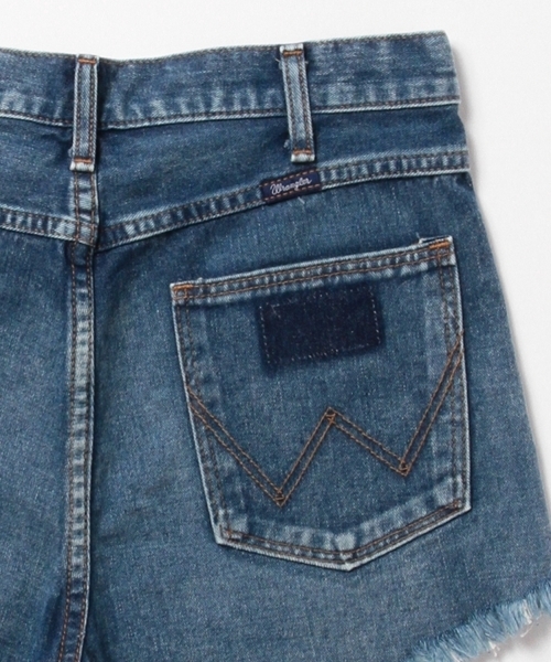 B:MING by BEAMS（ビーミングバイビームス）の「Wrangler / デニムショートパンツ（デニムパンツ・レディース・ライトブルー・MEDIUM/SMALL）」の9枚目の写真