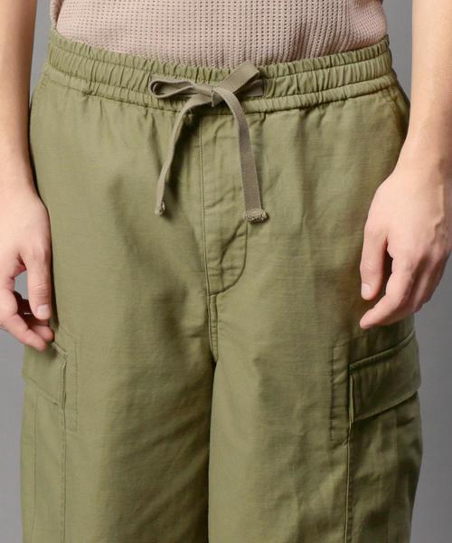 BEAUTY&YOUTH UNITED ARROWS(ビューティーアンドユースユナイテッドアローズ)の「<monkey time> バックサテン ワイド 6分丈 カーゴショーツ◆(カーゴパンツ・メンズ・オリーブ・MEDIUM/LARGE/SMALL)」の2枚目の写真