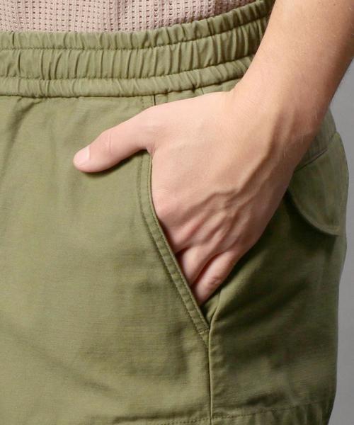 BEAUTY&YOUTH UNITED ARROWS(ビューティーアンドユースユナイテッドアローズ)の「<monkey time> バックサテン ワイド 6分丈 カーゴショーツ◆(カーゴパンツ・メンズ・オリーブ・MEDIUM/LARGE/SMALL)」の3枚目の写真