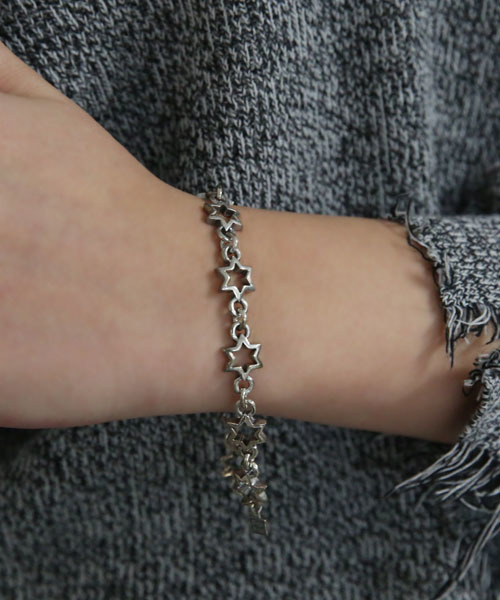 ROYAL ORDER(ロイヤルオーダー)の「STARFRAMES REPEATED BRACELET(ブレスレット・メンズ・シルバー・US-6/US-7/US-8/13号 US-6h)」の6枚目の写真
