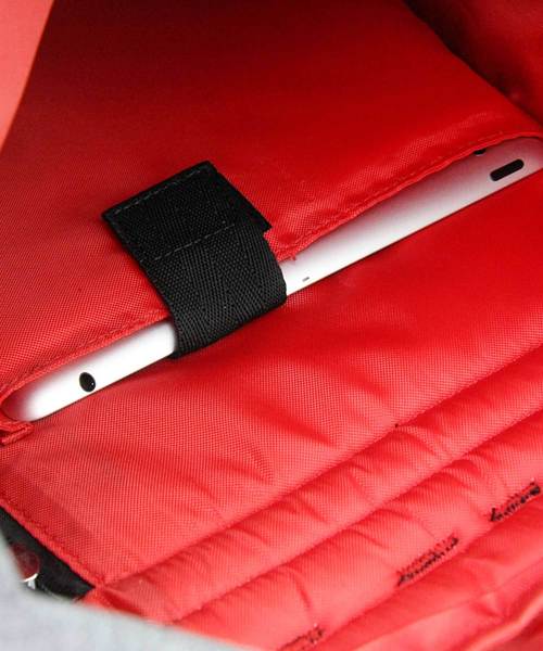 REGiSTA(レジスタ)の「トライアングル 口折れ バックパック / へザーナイロン / カモフラPVCナイロン / PUレザー(バックパック/リュック・メンズ・ブラック/カモフラージュ/グレー/ブラック系その他・FREE)」の6枚目の写真