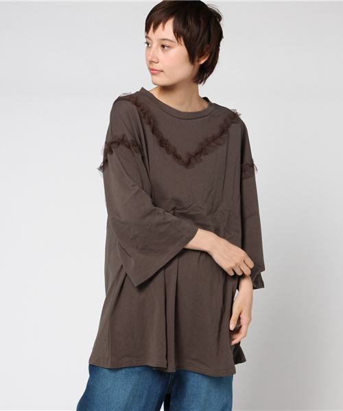 MERLOT（メルロー）の「部分チュールプルオーバー1218（Tシャツ/カットソー・レディース・オフホワイト/ブラウン/ブラック/マスタード・FREE）」の9枚目の写真