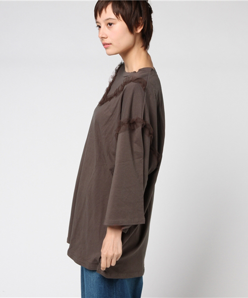 MERLOT（メルロー）の「部分チュールプルオーバー1218（Tシャツ/カットソー・レディース・オフホワイト/ブラウン/ブラック/マスタード・FREE）」の5枚目の写真