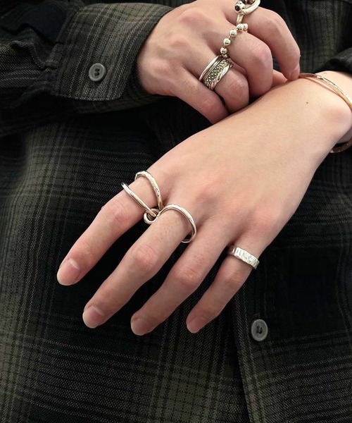 e.m. 変形3連リング シルバー変形3連リング（リング）｜e.m.（イーエム）のファッション