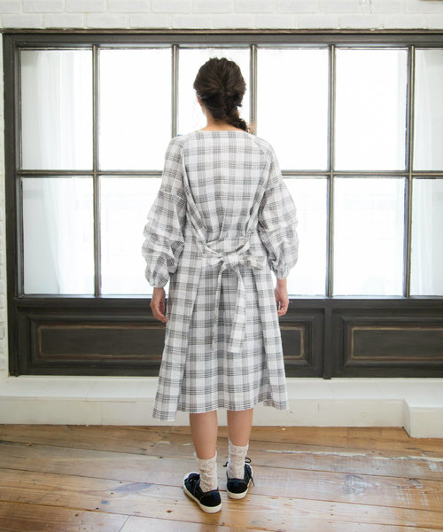 OLIVE des OLIVE(オリーブデオリーブ)の「ボリューム袖チェック柄ワンピース(シャツワンピース・レディース・ホワイト/グリーン/パープル・FREE)」の6枚目の写真