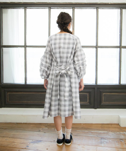 OLIVE des OLIVE(オリーブデオリーブ)の「ボリューム袖チェック柄ワンピース(シャツワンピース・レディース・ホワイト/グリーン/パープル・FREE)」の7枚目の写真