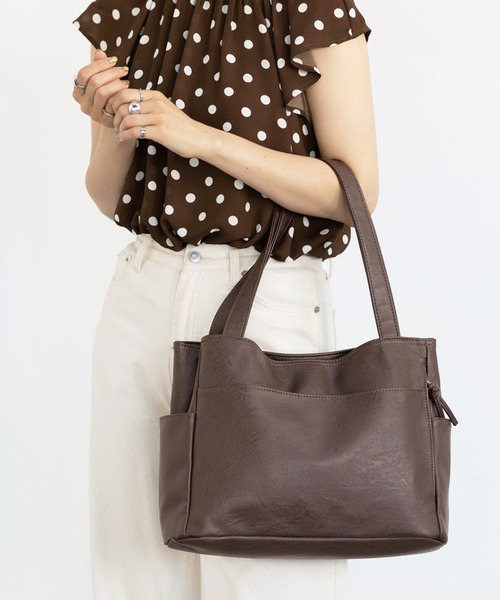 GeeRA（ジーラ）の「【多収納】１０ポケットトートバッグ（トートバッグ・レディース・ネイビー/アイボリー/ダークブラウン/ベージュ/ブラウン/オレンジ/ブラック/レッド/グリーン/マスタード/モカ/カーキ・FREE）」の4枚目の写真