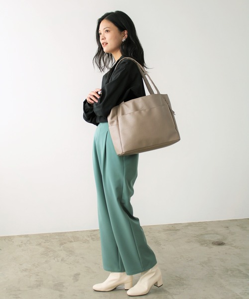 GeeRA（ジーラ）の「【多収納】１０ポケットトートバッグ（トートバッグ・レディース・ネイビー/アイボリー/ダークブラウン/ベージュ/ブラウン/オレンジ/ブラック/レッド/グリーン/マスタード/モカ/カーキ・FREE）」の18枚目の写真