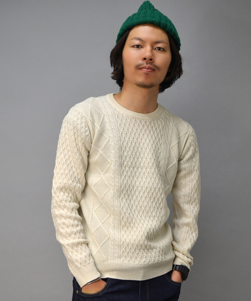 SHIPS（シップス）の「SC: クルーネック ランダム/アランニット■（ニット/セーター・メンズ・ホワイト/ネイビー/その他/ダークブルー/レッド/ブルー・SMALL/MEDIUM/LARGE/X-LARGE）」の2枚目の写真