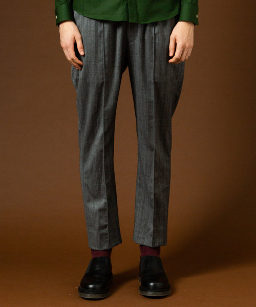UNITED TOKYO(ユナイテッドトウキョウ)の「ヘリンボーンストライプピンタックイージーパンツ(その他パンツ・メンズ・ベージュ/グレー・1/2/3)」の8枚目の写真