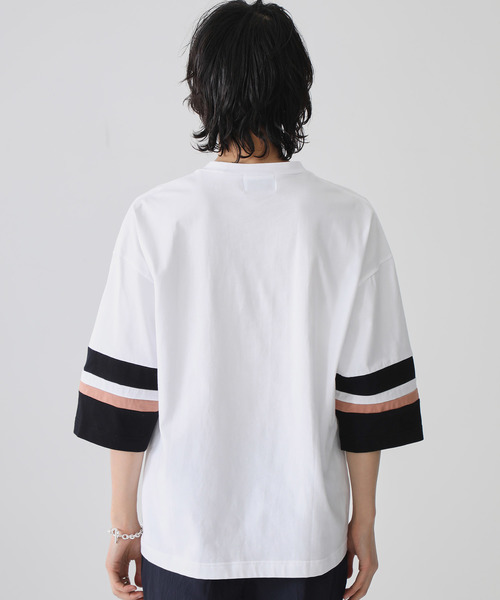 STUDIOUS（ステュディオス）の「【STUDIOUS】ビッグシルエットソデキリカエTシャツ（Tシャツ/カットソー・メンズ・ホワイト/ブラック/レンガ・3/1/2）」の15枚目の写真
