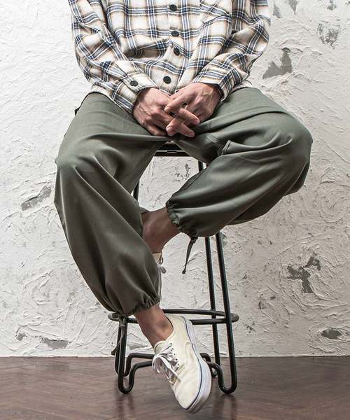 MinoriTY（マイノリティ）の「バルーンワイドカーゴパンツ（カーゴパンツ・メンズ・ブラック/カーキ/チャコール・M/L）」の3枚目の写真