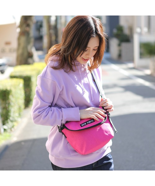 BEN DAVIS ORIGINALS（ベンデイビスオリジナルス）の「《BEN DAVIS》 MINI MESSENGER BAG（メッセンジャーバッグ・メンズ・ピンク/ブラック系その他/ブルー系その他・FREE）」の3枚目の写真