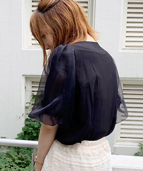 apres jour(アプレジュール)の「袖チュールスクエアネックブラウス【ZOZOTOWN限定アイテム】(シャツ/ブラウス・レディース・ブラック/アイボリー/モカ・フリー)」の6枚目の写真