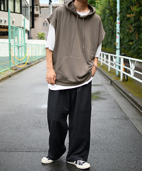 kutir(クティール)の「ノースリーブパーカー(Tシャツ/カットソー・メンズ・ブラック/モカ・MEDIUM/LARGE)」の13枚目の写真