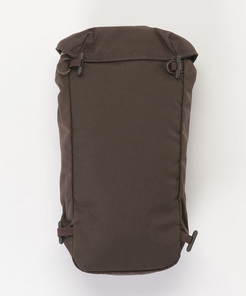 FJALL RAVEN (フェールラーベン)の「Singi Side Pocket (FJALLRAVEN/フェールラーベン)(バックパック/リュック・メンズ・ダークオリーブ/サンドベージュ・ONE SIZE)」の3枚目の写真