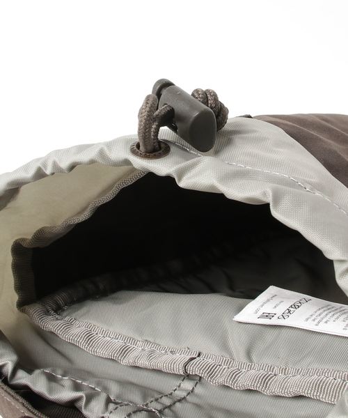 FJALL RAVEN (フェールラーベン)の「Singi Side Pocket (FJALLRAVEN/フェールラーベン)(バックパック/リュック・メンズ・ダークオリーブ/サンドベージュ・ONE SIZE)」の5枚目の写真