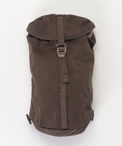 FJALL RAVEN (フェールラーベン)の「Singi Side Pocket (FJALLRAVEN/フェールラーベン)(バックパック/リュック・メンズ・ダークオリーブ/サンドベージュ・ONE SIZE)」の6枚目の写真