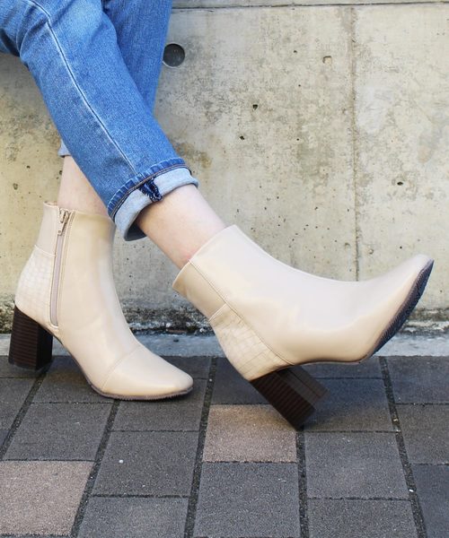 VIVIAN（ヴィヴィアン）の「バックデザイン切り替えショートブーツ（ブーツ・レディース・ブラック/ダークブラウン/アイボリー/ダークブラック・LL/S/M/L）」の2枚目の写真