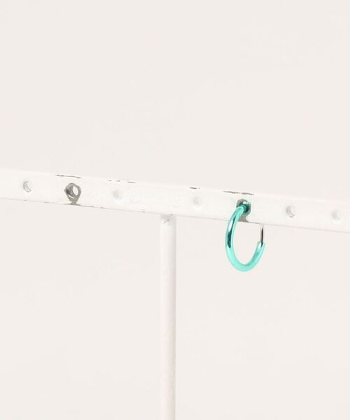 Fun & Daily(ファンアンドデイリー)の「F&D : 1ピース・スモールフープイヤリング(イヤリング・レディース・ブラック/シルバー/ゴールド/ブルー/レッド/オレンジ/グリーン/チャコールグレー/ホワイト/パープル・FREE)」の16枚目の写真