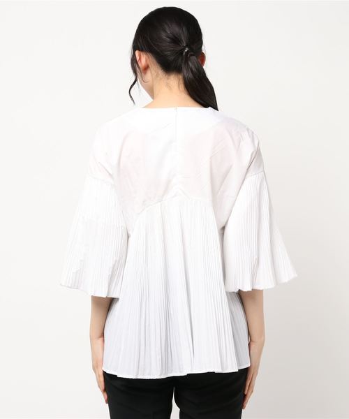 fifth（フィフス）の「プリーツデザインボリュームスリーブブラウス（シャツ/ブラウス・レディース・ホワイト/ベージュ・MEDIUM）」の13枚目の写真