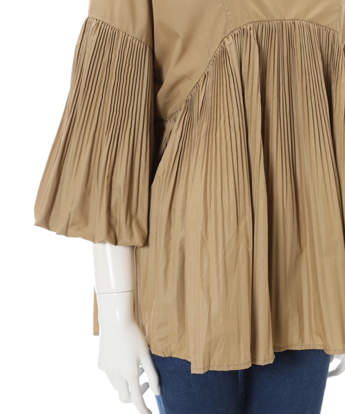 fifth（フィフス）の「プリーツデザインボリュームスリーブブラウス（シャツ/ブラウス・レディース・ホワイト/ベージュ・MEDIUM）」の10枚目の写真