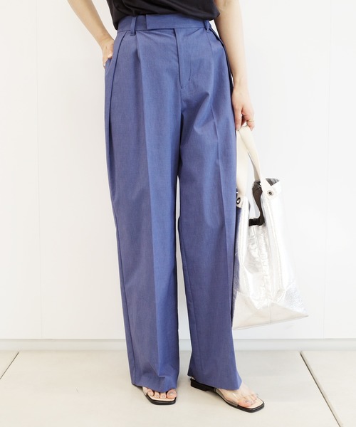 DouDou(ドゥドゥ)の「タックワイドパンツ(その他パンツ・レディース・ホワイト系その他/ブルー・38/36)」の1枚目の写真