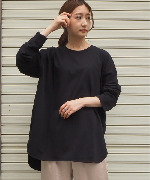 tiptop（ティップトップ）の「クルーネックラウンドヘムBIGロンT（Tシャツ/カットソー・レディース・ブラック/オフホワイト/A/ライトベージュ/ブルー/グリーン/スミクロ・FREE）」の2枚目の写真