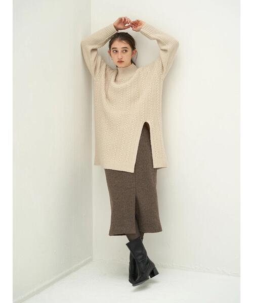 YECCA VECCA（イェッカヴェッカ）の「・ケーブル編みスリット