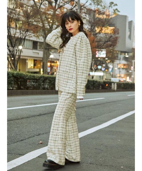 jouetie（ジュエティ）の「パールボタンタックパンツ（スラックス・レディース・ブラック/オレンジ/その他1・MEDIUM）」の4枚目の写真