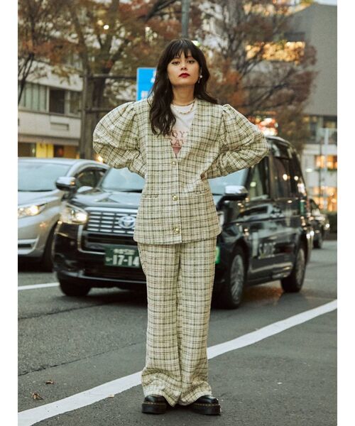jouetie（ジュエティ）の「パールボタンタックパンツ（スラックス・レディース・ブラック/オレンジ/その他1・MEDIUM）」の6枚目の写真