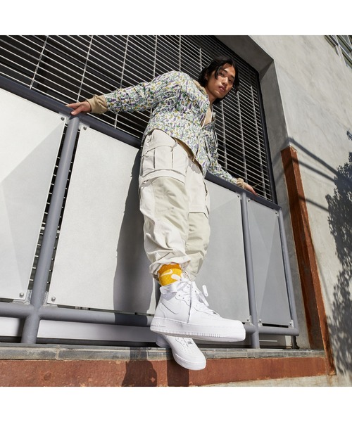 NIKE(ナイキ)の「NIKE/ナイキ AIR FORCE1 MID 07/エアフォース1 ミッド 07(AF1)(スニーカー・メンズ・ホワイト・27.5cm/26.5cm/27cm/28cm/26cm/25.5cm/29cm/25cm/30cm/28.5cm)」の3枚目の写真