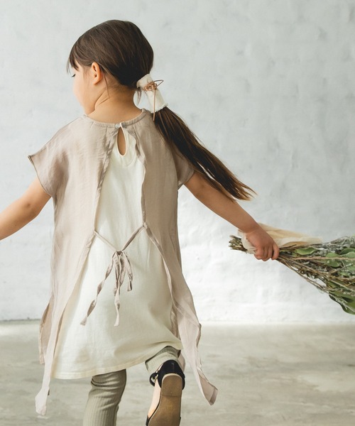 pairmanon（ペアマノン）の「シアードッキングレイヤード バックスリットワンピース（ワンピース・キッズ・ラベンダー/グレイッシュベージュ/モカ/ブルー系その他3・130/140/150/110/120/100/90）」の3枚目の写真