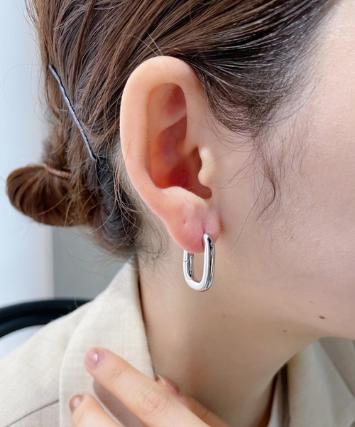 iso（イソ）の「スクエアフープピアス（ピアス（両耳用）・レディース・シルバー/ゴールド・FREE）」の2枚目の写真