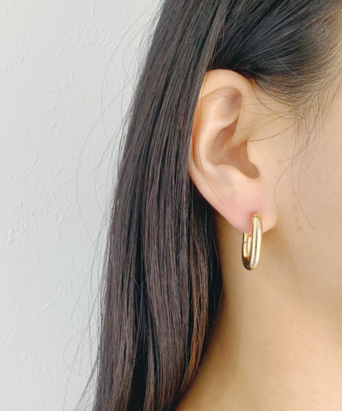 iso（イソ）の「スクエアフープピアス（ピアス（両耳用）・レディース・シルバー/ゴールド・FREE）」の3枚目の写真