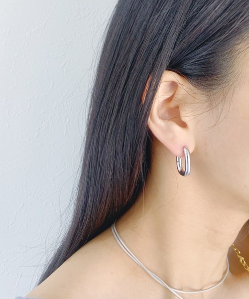iso（イソ）の「スクエアフープピアス（ピアス（両耳用）・レディース・シルバー/ゴールド・FREE）」の4枚目の写真