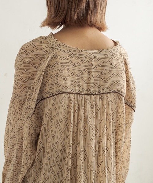 CAPRICIEUX LE'MAGE（カプリシューレマージュ）の「2WAYシアーキカワンピース（ワンピース・レディース・ブラック/ベージュ・FREE）」の5枚目の写真