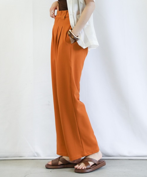 select MOCA(セレクトモカ)の「ワイドベルトループダブルタックストレートパンツ(スラックス・レディース・ダークブラウン/オレンジ/ライトベージュ・SMALL/MEDIUM)」の9枚目の写真