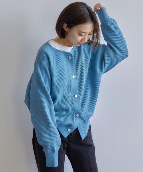 green label relaxing（グリーンレーベルリラクシング）の「フロント ボタン デザイン カーディガン（カーディガン/ボレロ・レディース・コバルトブルー/パープル/ベージュ/ブラック/イエロー/ネイビー/ターコイズブルー・FREE）」の5枚目の写真