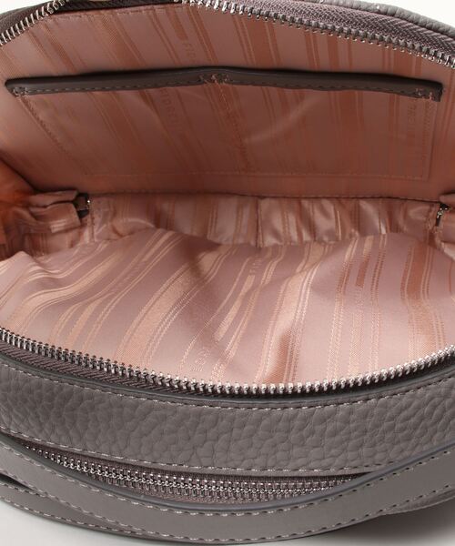 FIORELLI（フィオレッリ）の「【FIORELLI/フィオレッリ】キルティングミニポッシェ（ショルダーバッグ・レディース・ブラック/グレー・FREE）」の4枚目の写真