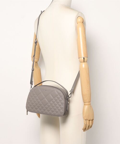 FIORELLI（フィオレッリ）の「【FIORELLI/フィオレッリ】キルティングミニポッシェ（ショルダーバッグ・レディース・ブラック/グレー・FREE）」の8枚目の写真