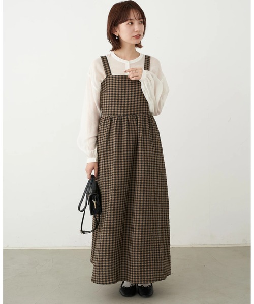 earth music&ecology（アースミュージックアンドエコロジー）の「バックリボンワンピース ＊（ジャンパースカート・レディース・ベージュ/グリーン・FREE）」の2枚目の写真