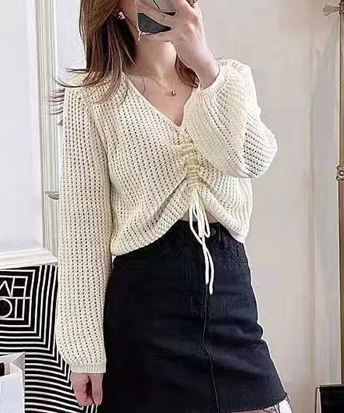 SPIGA（スピーガ）の「センターギャザーVネックニット（ニット/セーター・レディース・ブラック/ベージュ/ブラウン/グレー/グリーン・FREE）」の4枚目の写真