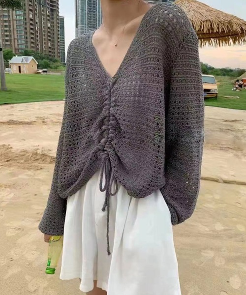 SPIGA（スピーガ）の「センターギャザーVネックニット（ニット/セーター・レディース・ブラック/ベージュ/ブラウン/グレー/グリーン・FREE）」の12枚目の写真