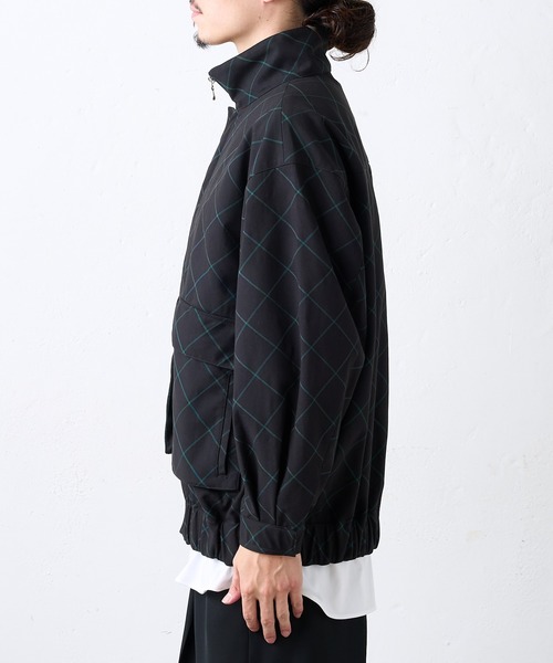 Lui's（ルイス）の「バイアスウインドペンブルゾン（ブルゾン・メンズ・ブラック/パープル・SMALL/MEDIUM）」の3枚目の写真