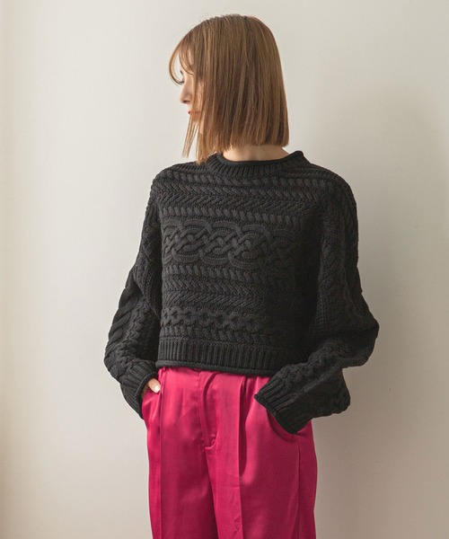 rectangle（レクタングル）の「クロップドケーブルニット（ニット/セーター・レディース・オリーブ/モカ/ナチュラル/ピンク/ベージュ/ブラック・FREE）」の2枚目の写真