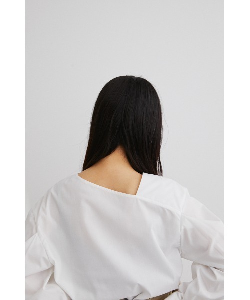STYLEMIXER(スタイルミキサー)の「ツイストネックブラウス(シャツ/ブラウス・レディース・ホワイト/ブラック/ベージュ・ONESIZE)」の14枚目の写真